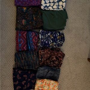 LuLaRoe Navy and Multicolor Leggings